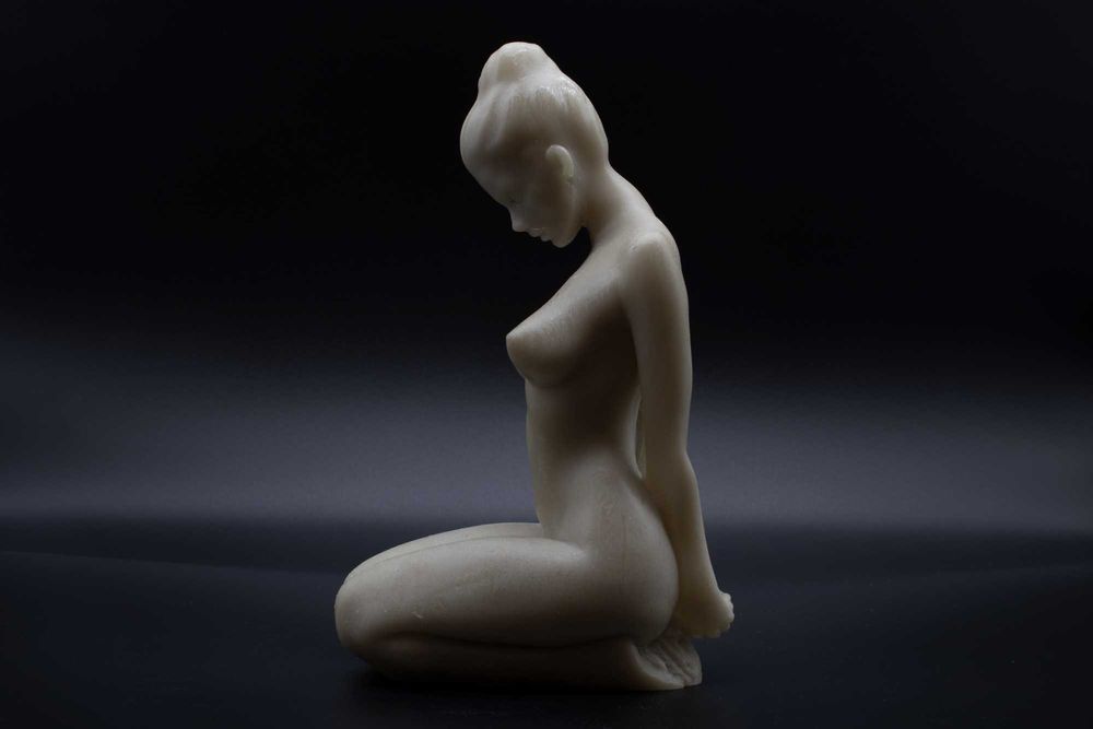 Ръчно изработена мраморна скулптура „Елиана“ – гола женска фигура