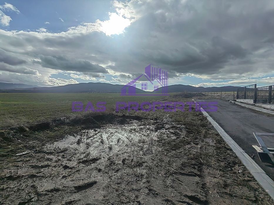 Продава се Парцел в с. Иваняне, Област София-град - 5452 кв.м за 57 €/кв.м - Снимка #3