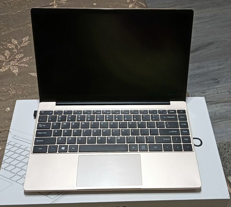 Laptop 6/256 14 inchi