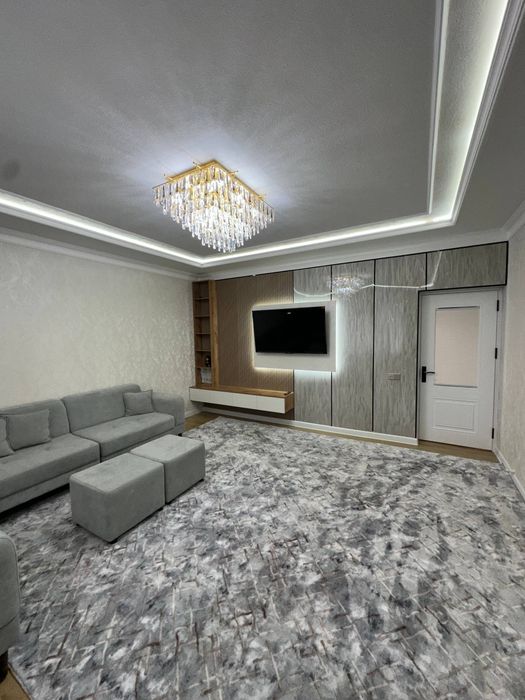 Сдаю! НОВАЯ 4-ком кв около метро  Миллий бог