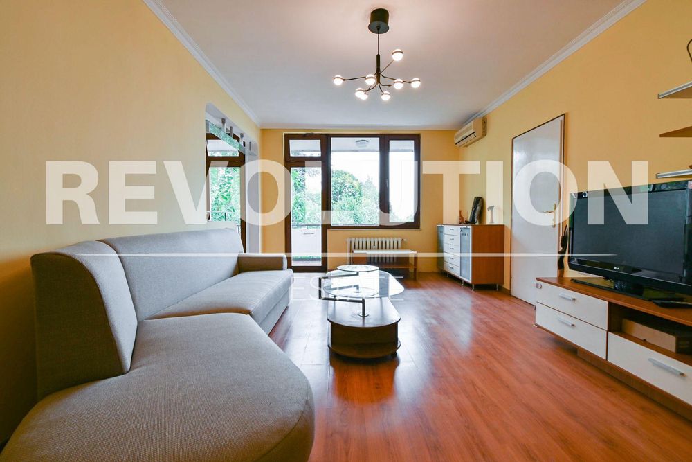 Дава се под наем Тристаен апартамент в София, Лозенец - 122 кв.м за 900 € - Снимка #1