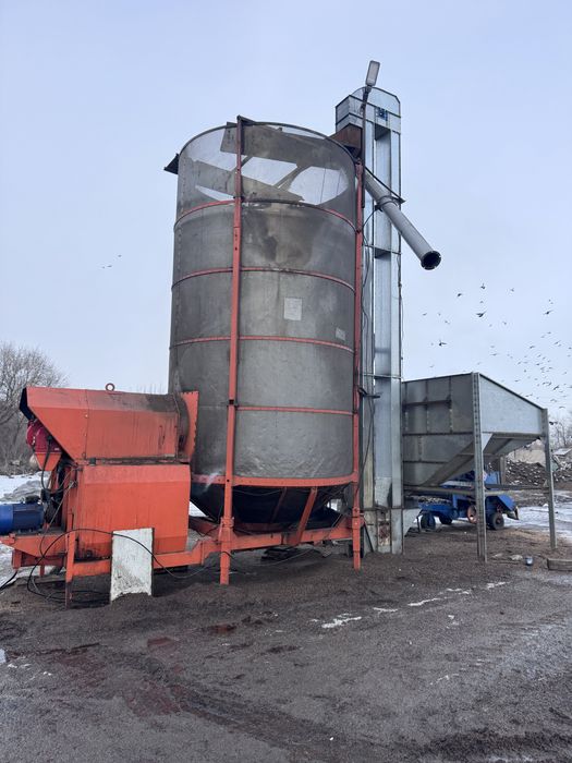 Продам мобильную зерносушилку. на дизельном топливе