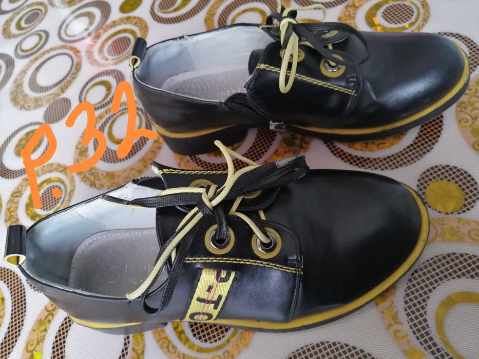 Продам обувь для девочки