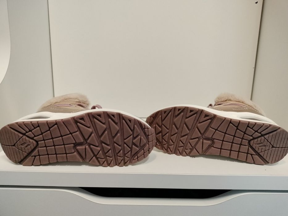 Ghete fetițe Sketchers mărimea 29