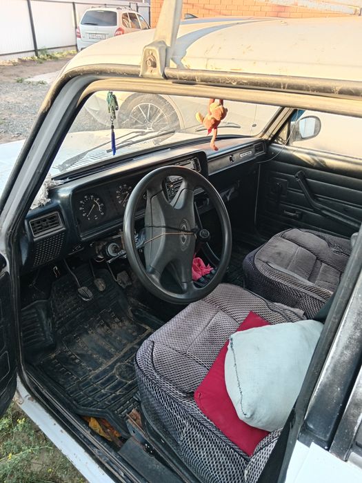 Ваз 2107.         .