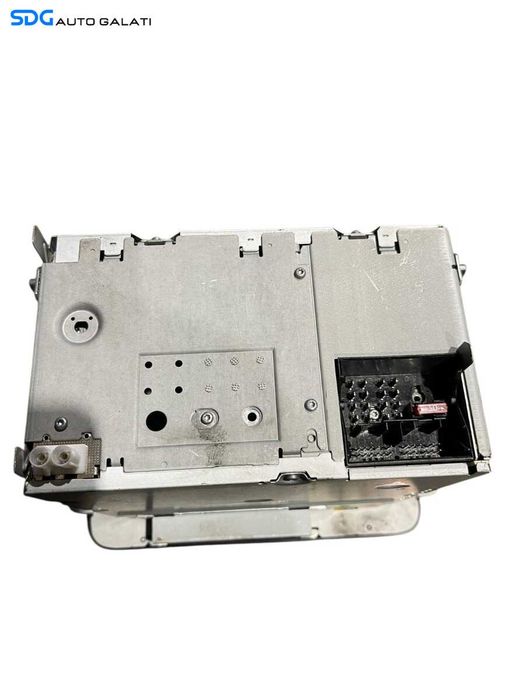 Radio CD Player Fara Safe Code Volkswagen Scirocco 2008 - 2017 Cod 3C8035195 [C3876]