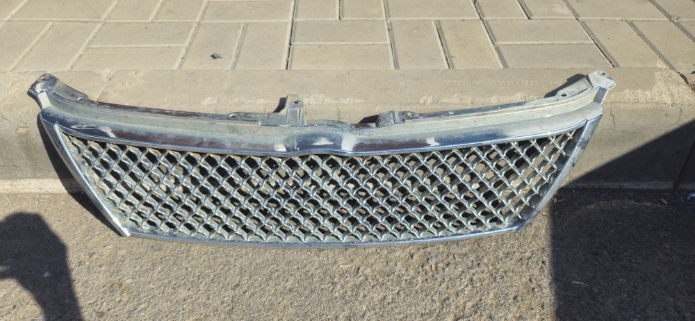 Решетка радиатора Тойота Camry 50 европеец
