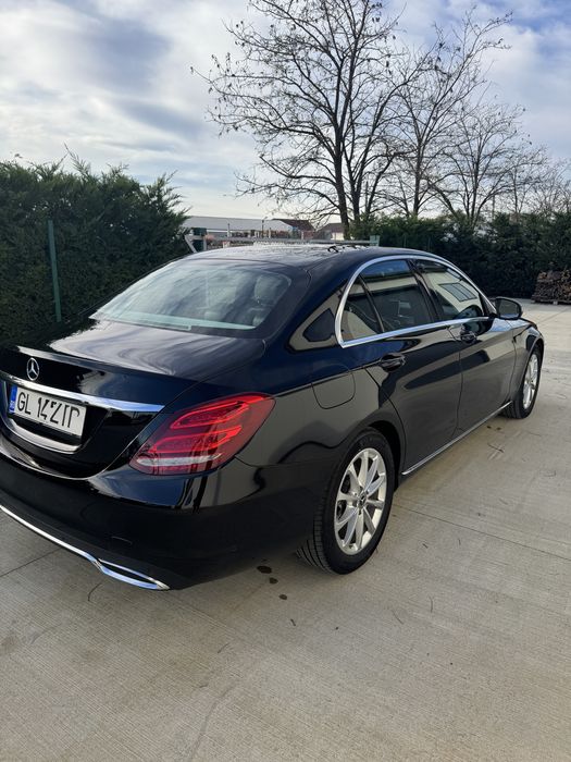 Proprietar vand Mercedes C Class 200 benzina 184cp