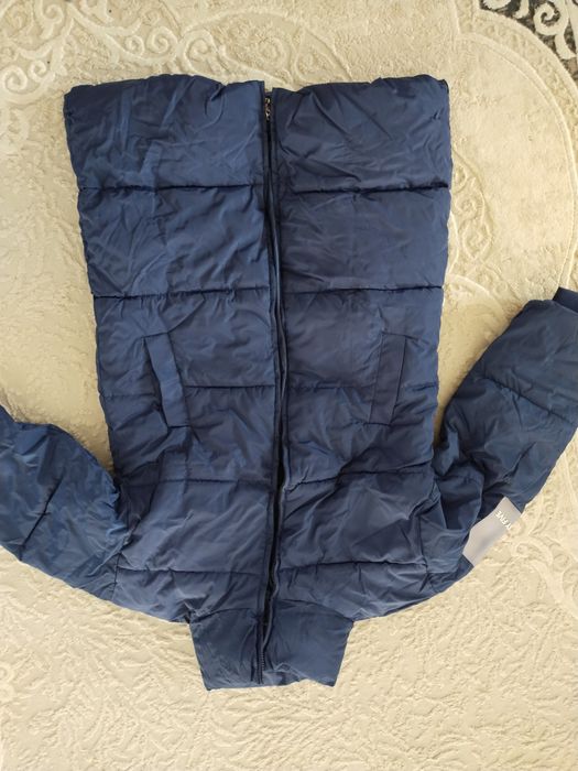 Продается куртки новые