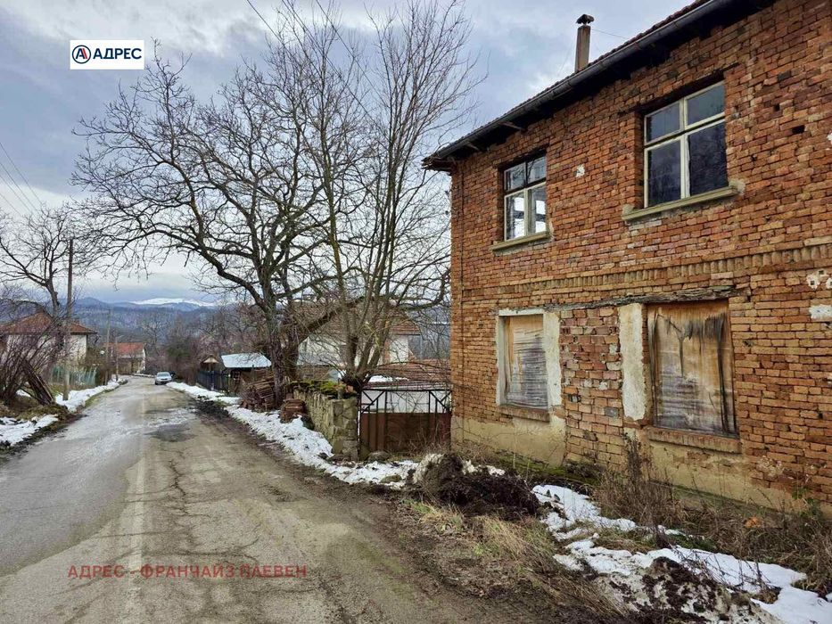 Къща в Ловеч, област-с.Балабанско площ 90 цена 25000