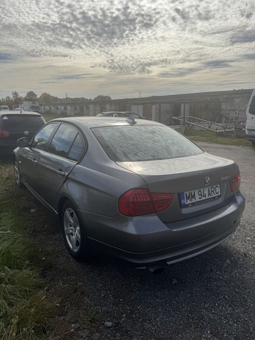 Bmw  seria 3, model 318, an 2011