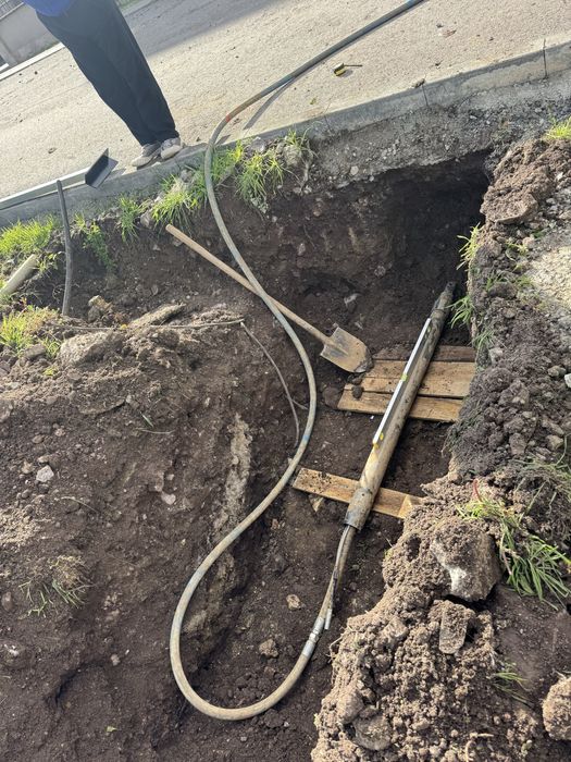 Изкопни услуги с мини багер, хоризонтални сондажи