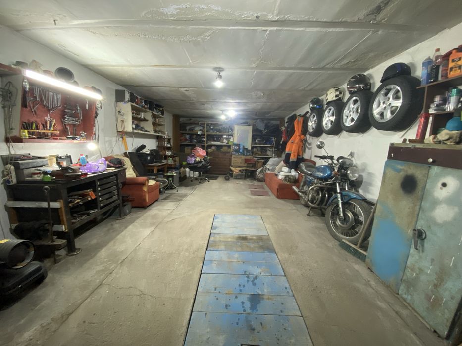 Продам гараж в сортировке.