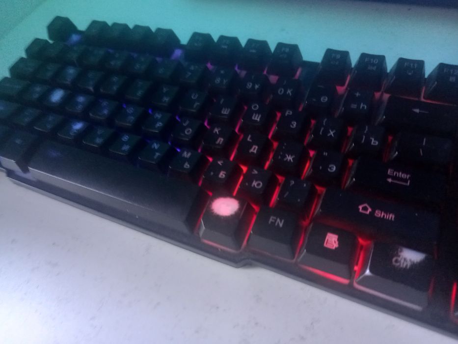 Продам клавиатуру