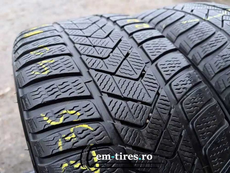 SET 2 Anvelope Iarna 235/40 R19 PIRELLI Sottozero 3 Elect 96V - PNCS