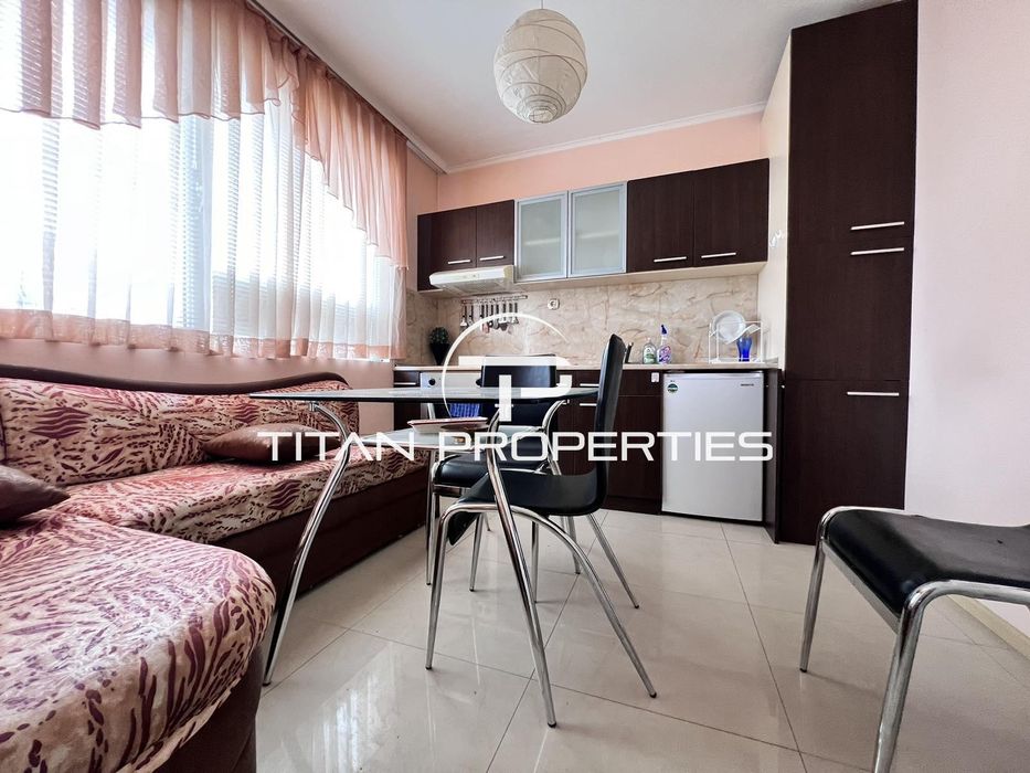 Дава се под наем Двустаен апартамент в Бургас, Център - 64 кв.м за 433.5 € - Снимка #3