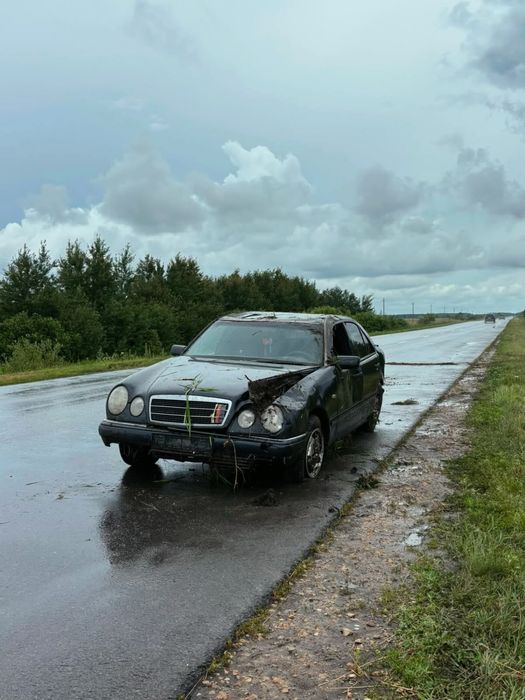 Продам Mersedes Benz E230