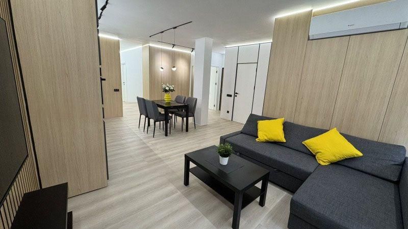 Дава се под наем Четиристаен апартамент в София, Център - 130 кв.м за 1649 € - Снимка #1