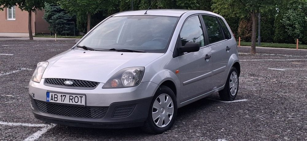Vând Urgent Ford Fiesta an 2008 Motor 1.2i Benzina Cu doar 100 de mi de km Înm Ro cu fiscal pe loc