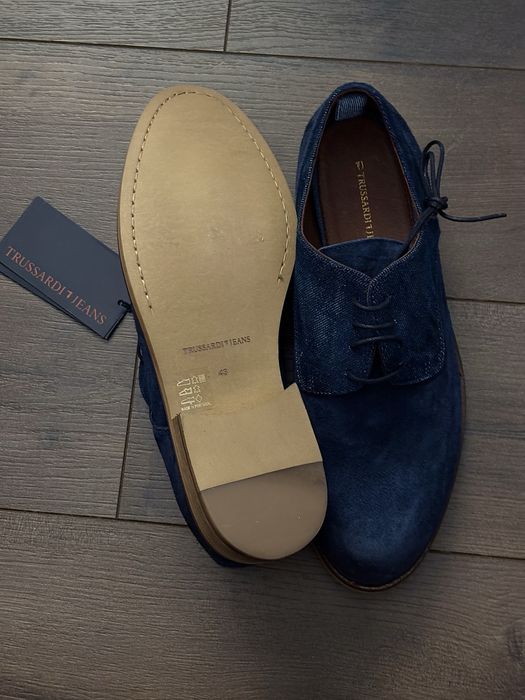 Нови оригинални  мъжки обувки от естествен велур Trussardi