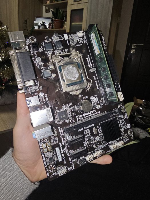 Дънна платка, процесор и рам.