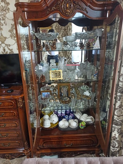 Продам 2х витрину