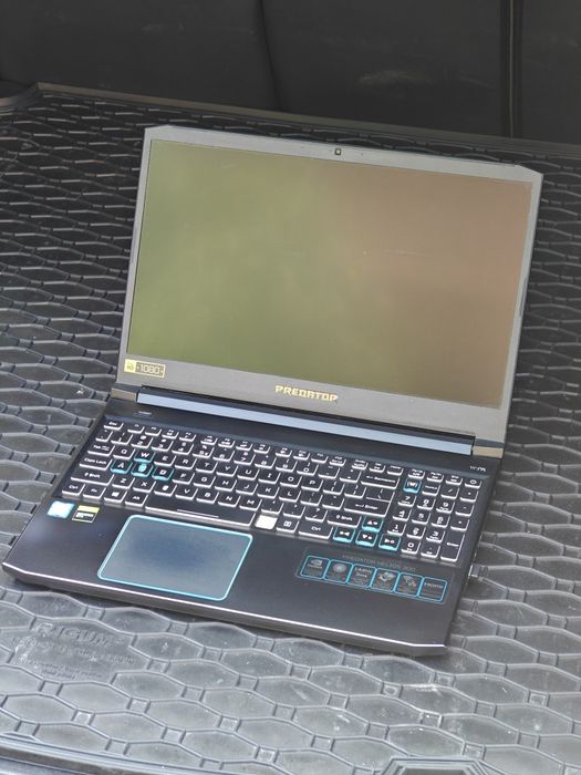 Acer Predator Helios 300 - i7 9750H - GTX 1660Ti