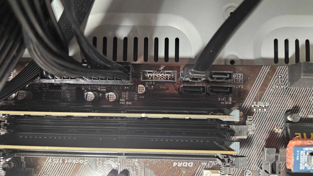 Gigabyte B250-FINTECH Motherboard Socket 1151