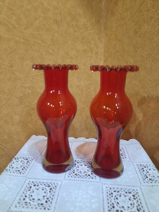 Винтажные парные вазы, зд " Красный Май", коллекционные