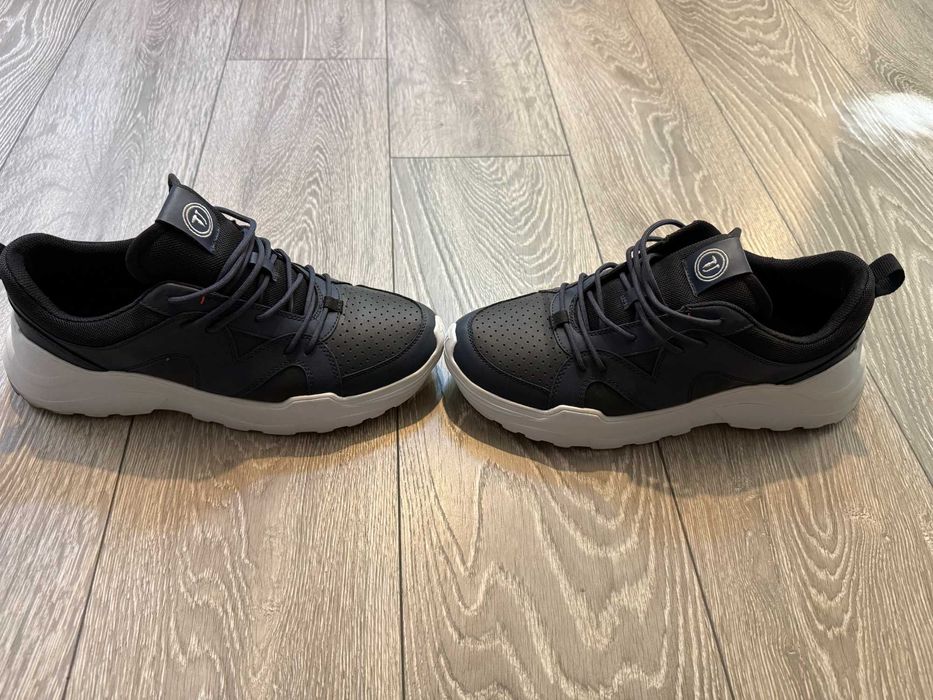 TRUSSARDI marimea 43