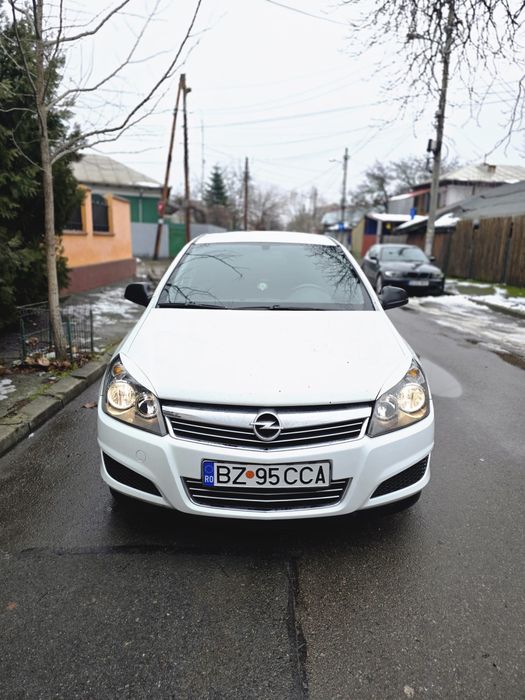 Opel Astra H 1,4 benzină 2009 -investiții recente, stare foarte bună