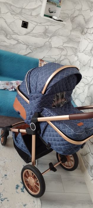 Продам коляску фирменную