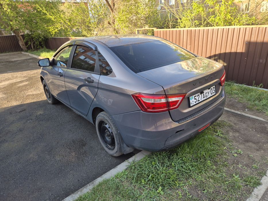 Lada vesta продам