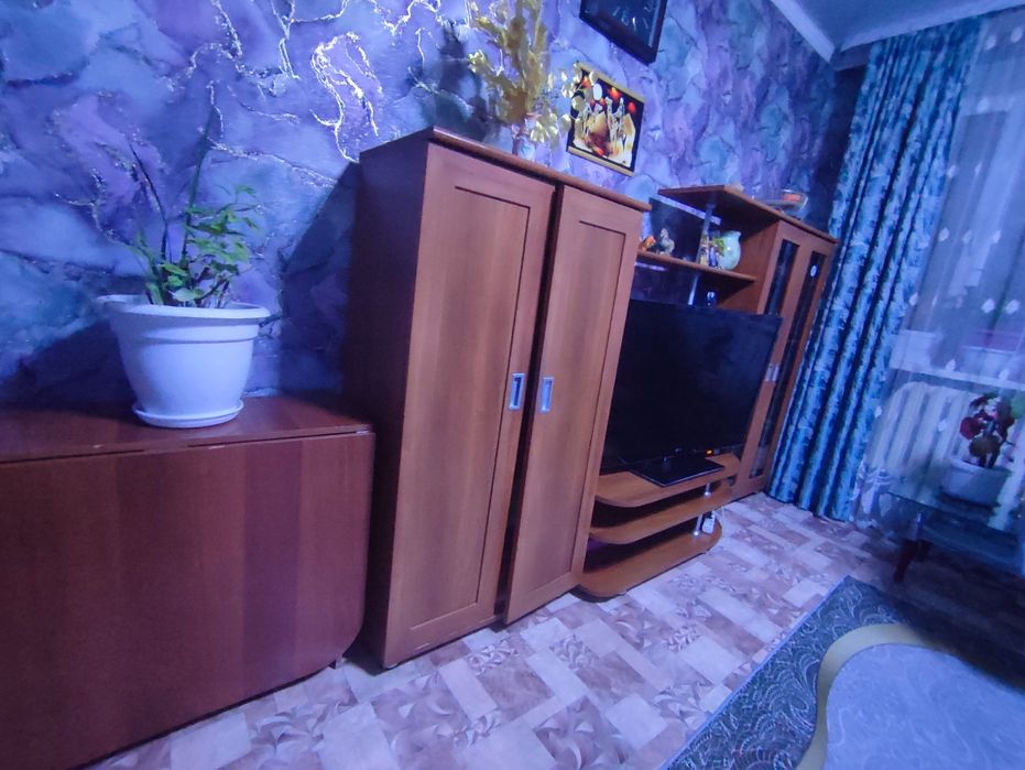 Продам небольшую стенку