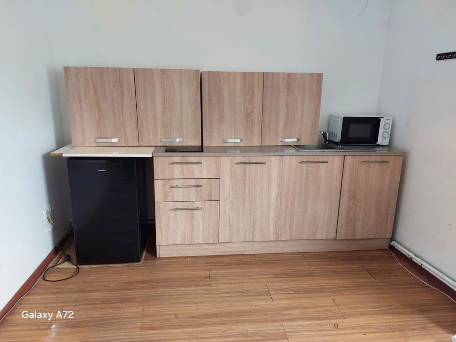 Mobilier bucătărie complet (2m) + electrocasnice – stare excelentă