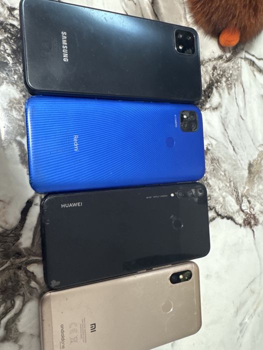 Vând telefone pentru piese!