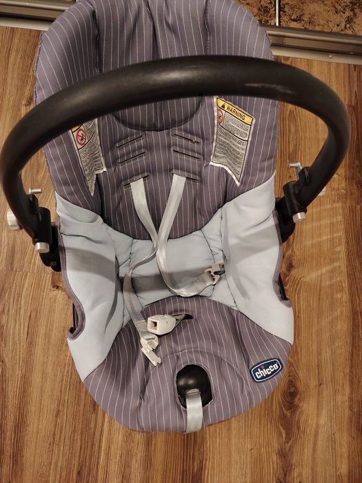 Cărucior Chicco complet 3 în 1 + scoică + cadou