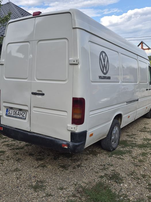 Volkswagen LT închis in 3 panouri an 2006 2.5 diesel