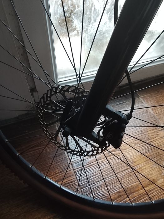 Vând bicicleta Cube