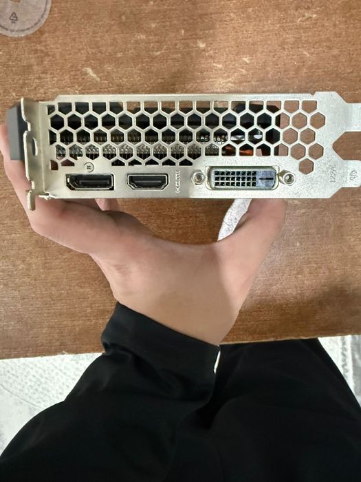 Видеоакарта 1660 super