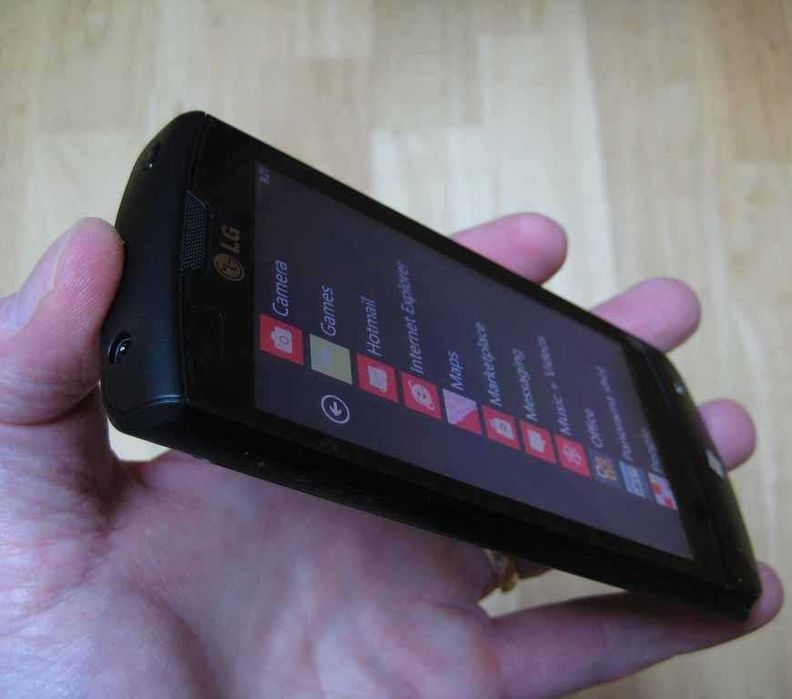 Телефон LG Optimus 7 Windows Phone