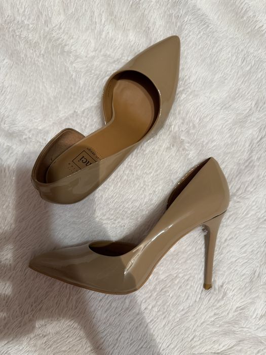 Продам туфли новые, кожа, лак