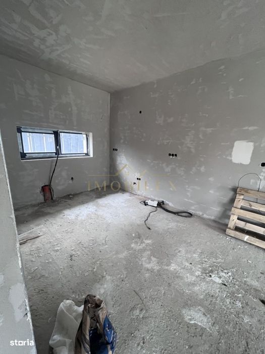 Casa individuala cu 4 camere + Garaj  , panouri fotovoltaice, Dezmir