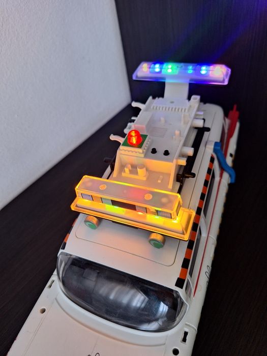 Playmobil vehicule Ghostbusters cu lumini și sunete.