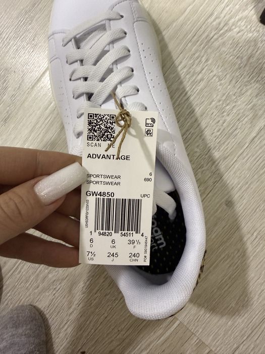 Adidas кроссовки женские