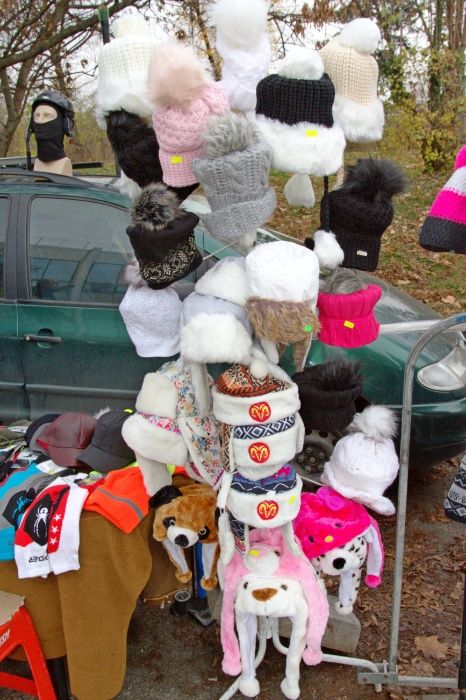 Ски, щеки, ски обувки, шапки, ръкавици, очила, маски, чорапи