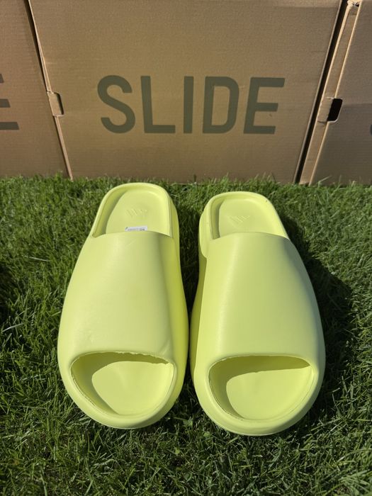 Papuci Yezzy Slide / Premium 2026