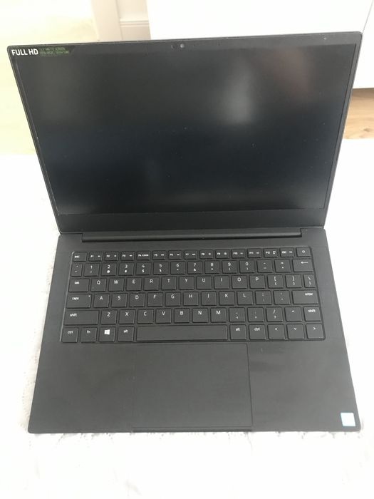 Vand laptop razer