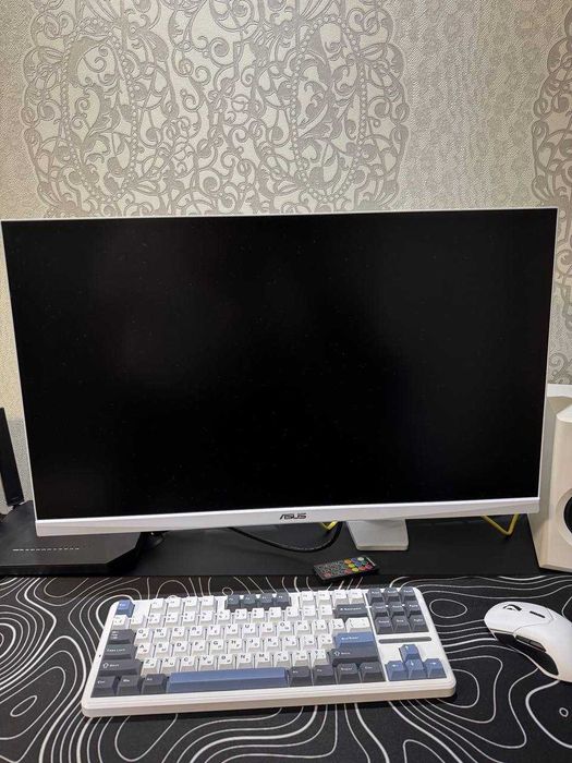 Белый игровой комплект RTX, монитор ASUS 300Hz, AndaSeat, электростол