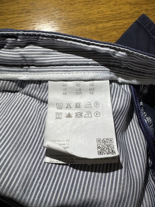 Pantaloni Hugo Boss bleumarin – stare foarte bună – model chinopremium